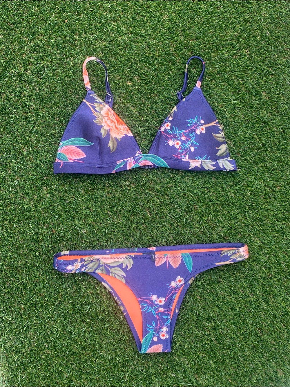 NWOT Triangl Neoprene Floral Bikini 👙 - Picture 6 of 12